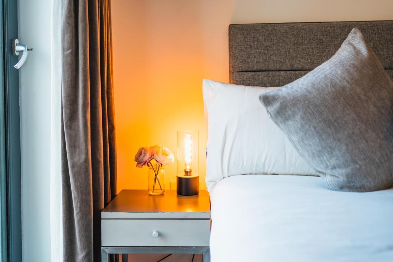⭑ Modern Town Centre Apartment ⭑ Борнмут Екстер'єр фото